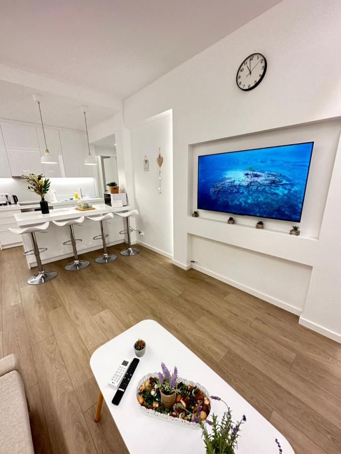 The Downtown Koukaki Spacious Luxury 5th Fl 2bd Apartment